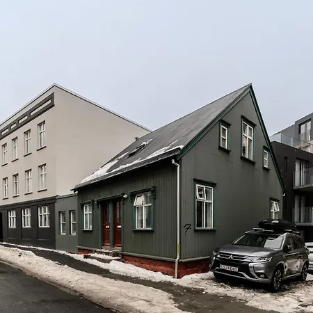 Vesturgata - One Bedroom Near Harbour * Reykjavík